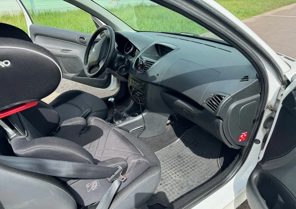 Peugeot 206 cena 10455 przebieg: 235000, rok produkcji 2011 z Wieliczka małe 92